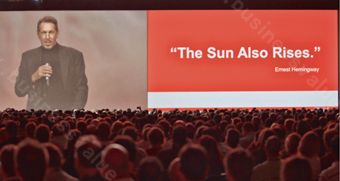 拉里·埃里森和他的“萬(wàn)能兵工廠”