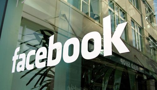 FacebookR[˽͉ŔΣC 