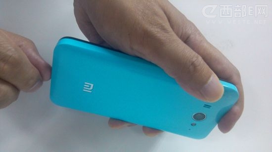 如何更容易地打開小米2手機后蓋