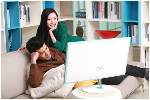 享受追劇時光 三星PLS顯示器專為震撼視覺而生